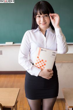 白袜子女孩